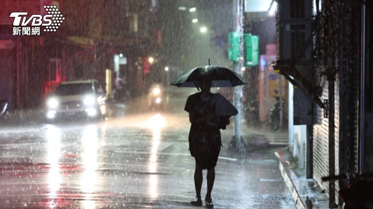 桃園凌晨發豪雨特報。（圖／中央社）
