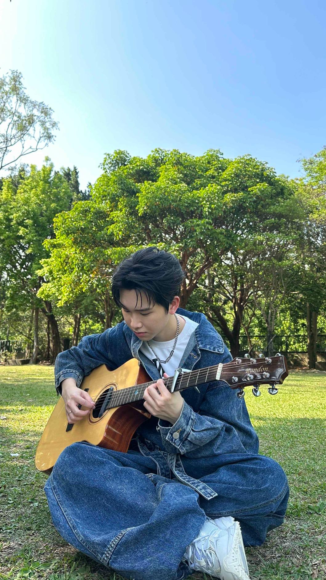 黃莑茗展現音樂才華。（圖／種子音樂提供）