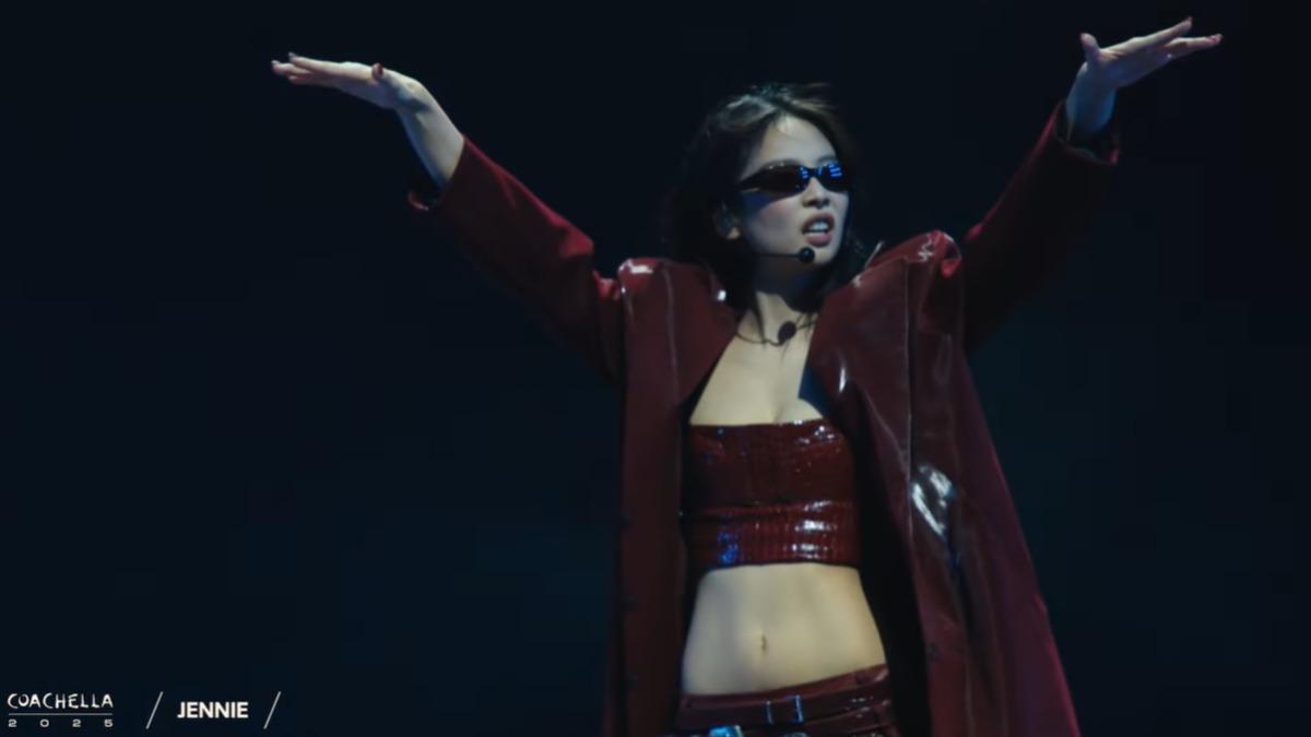 Jennie展現唱跳實力。（圖／翻攝自Coachella YT）