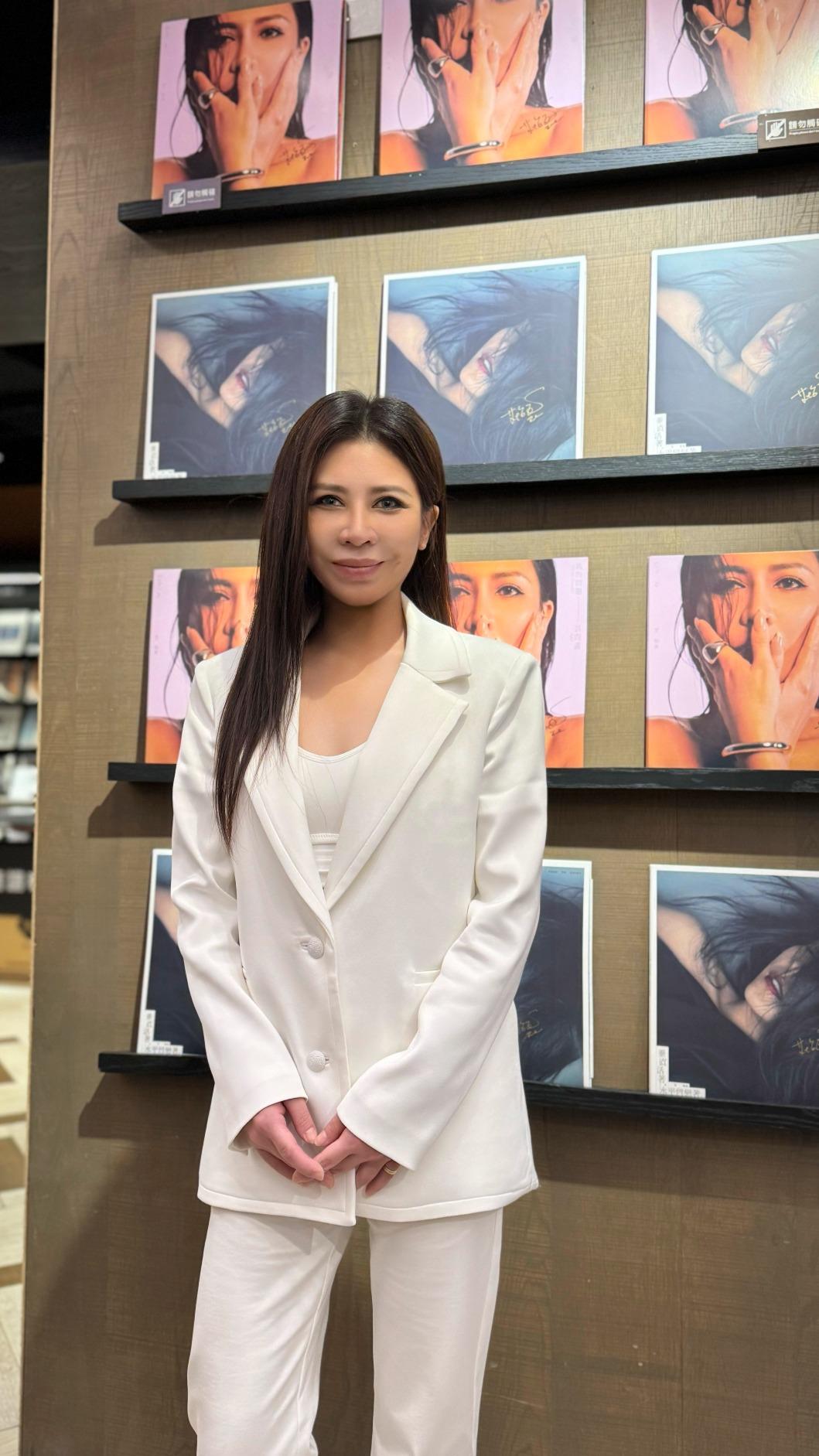 艾怡良有一陣子怕自己太快樂。（圖／環球音樂提供）