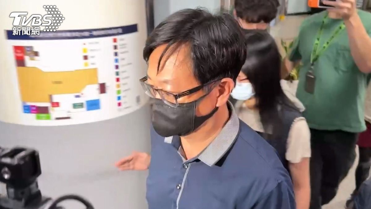 國民黨三重區黨部執行長羅大宇涉偽造罷免連署遭新北檢聲押。（圖／TVBS）