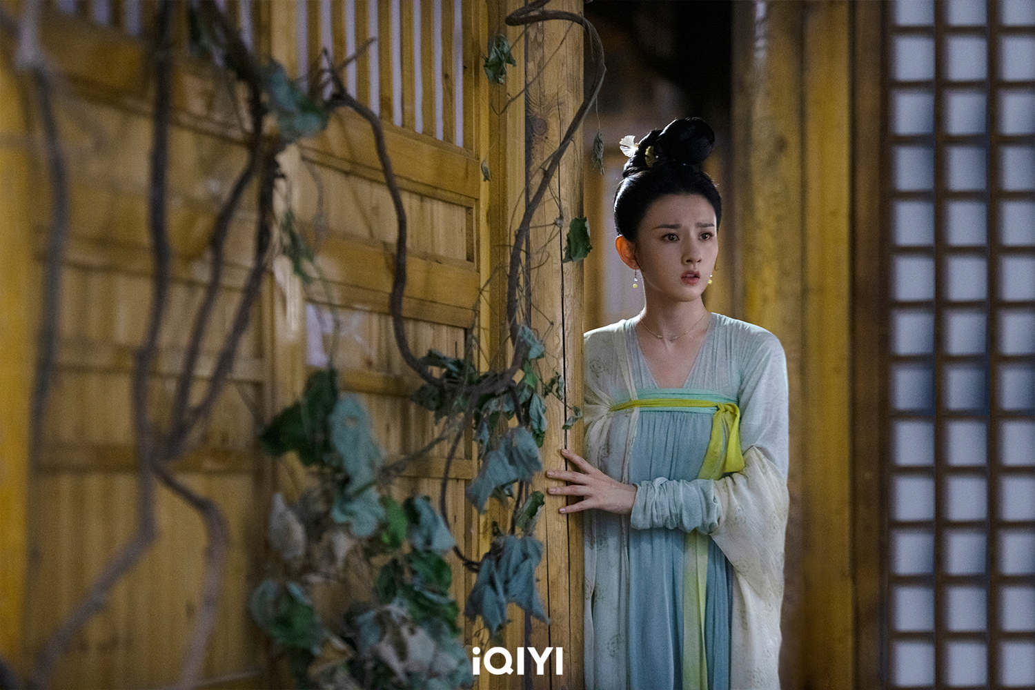 宋祖兒在《無憂渡》飾演有陰陽眼的富家少女「段半夏」。（圖／iQIYI愛奇藝國際版提供）