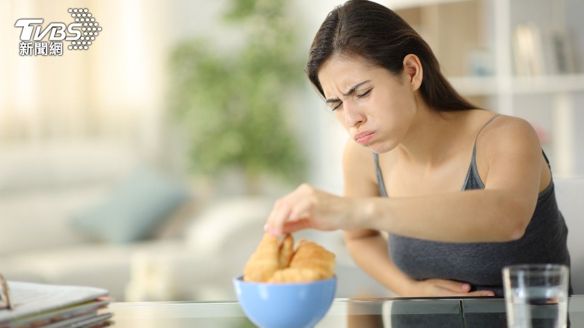 一緊張就想吃高熱量食物恐與「皮質醇」有關。（示意圖／shutterstock達志影像）