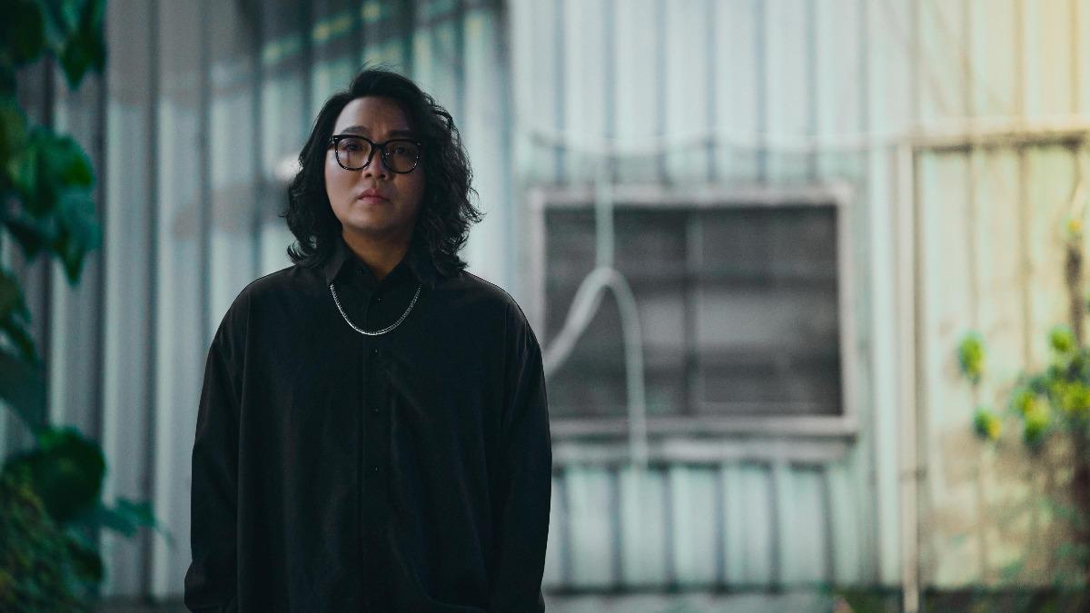 潘信維直呼荒山亮是貴人，幫助他走過艱辛音樂路。（圖／時刻娛樂提供）