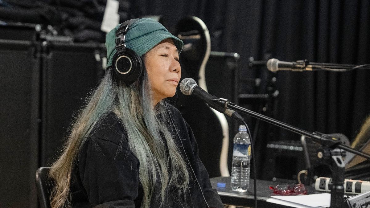 陳小霞笑說邀約不少歌手來音樂分享會。（圖／華研國際提供）