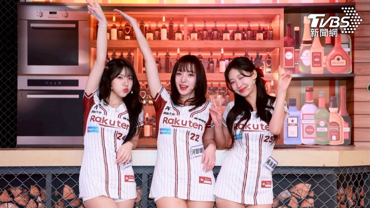 三位女孩們都不喜歡臭豆腐。(圖／趙世平攝）