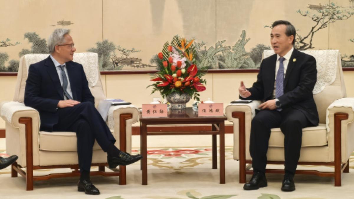 黃仁勳訪北京與中國貿促會會談。（圖／翻攝自微博 央視財經）
