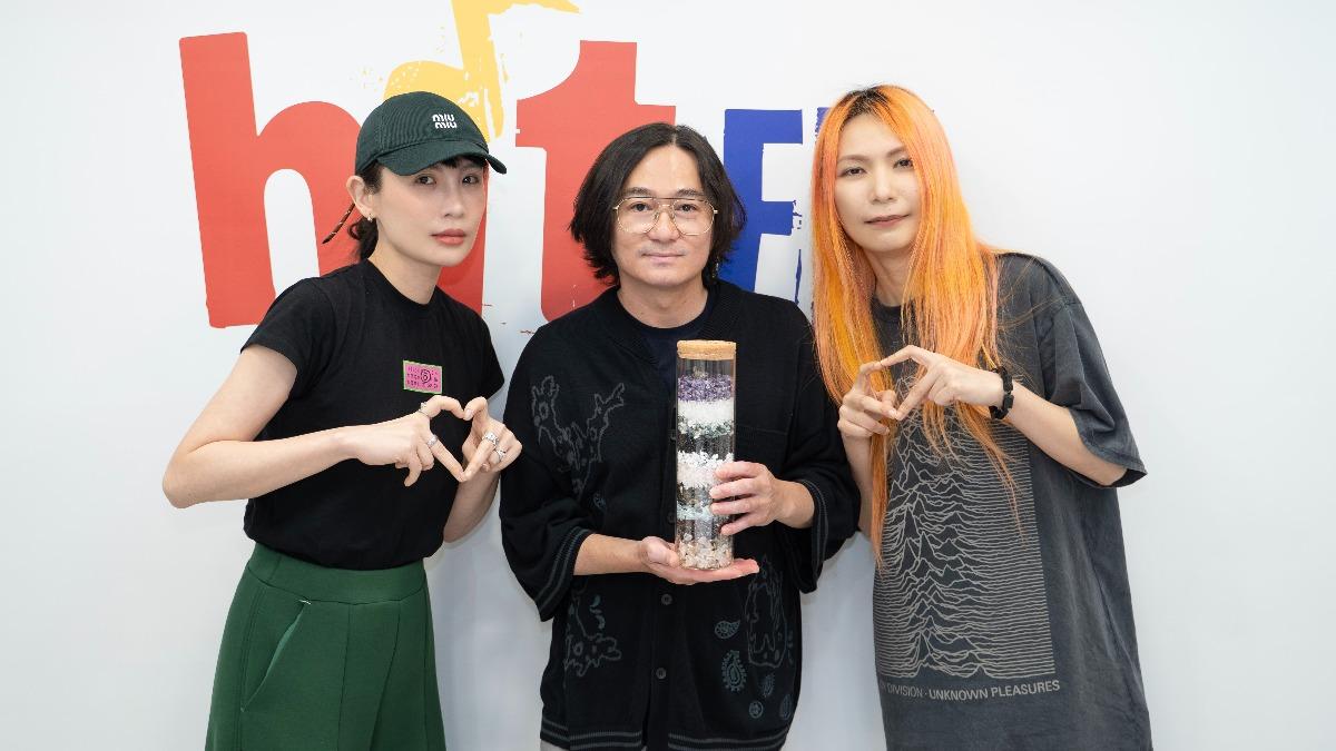 Tizzy Bac和魏如萱（右）暢聊新專輯創作內幕。（圖／Hit Fm聯播網提供）