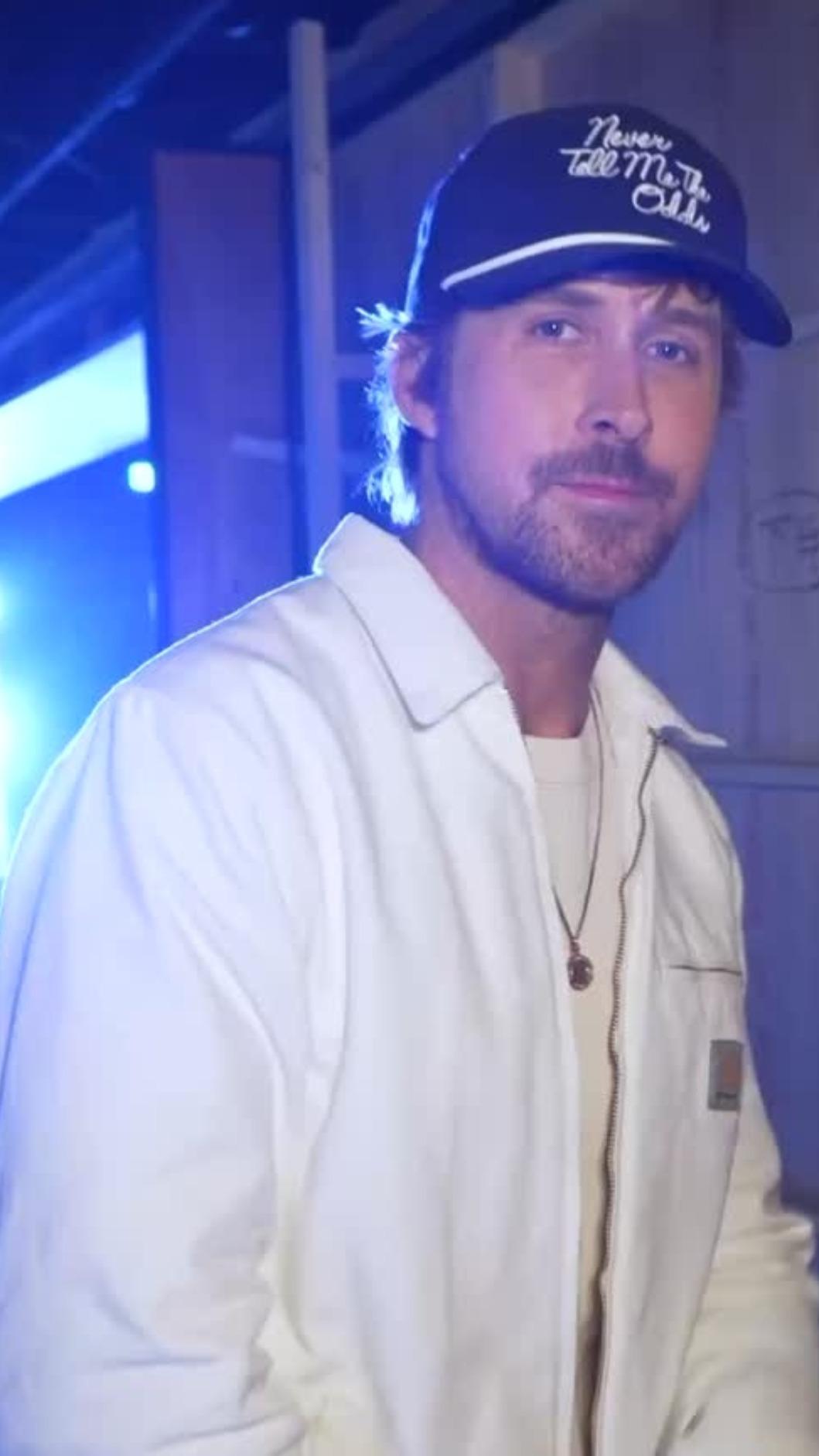 萊恩葛斯林拍影片帥氣現身星戰慶典。（圖／翻攝自IG)