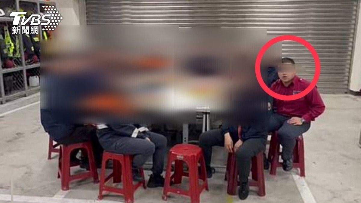 簡男是現役消防役男，同仁爆料脫序行為層出不窮。（圖／TVBS）