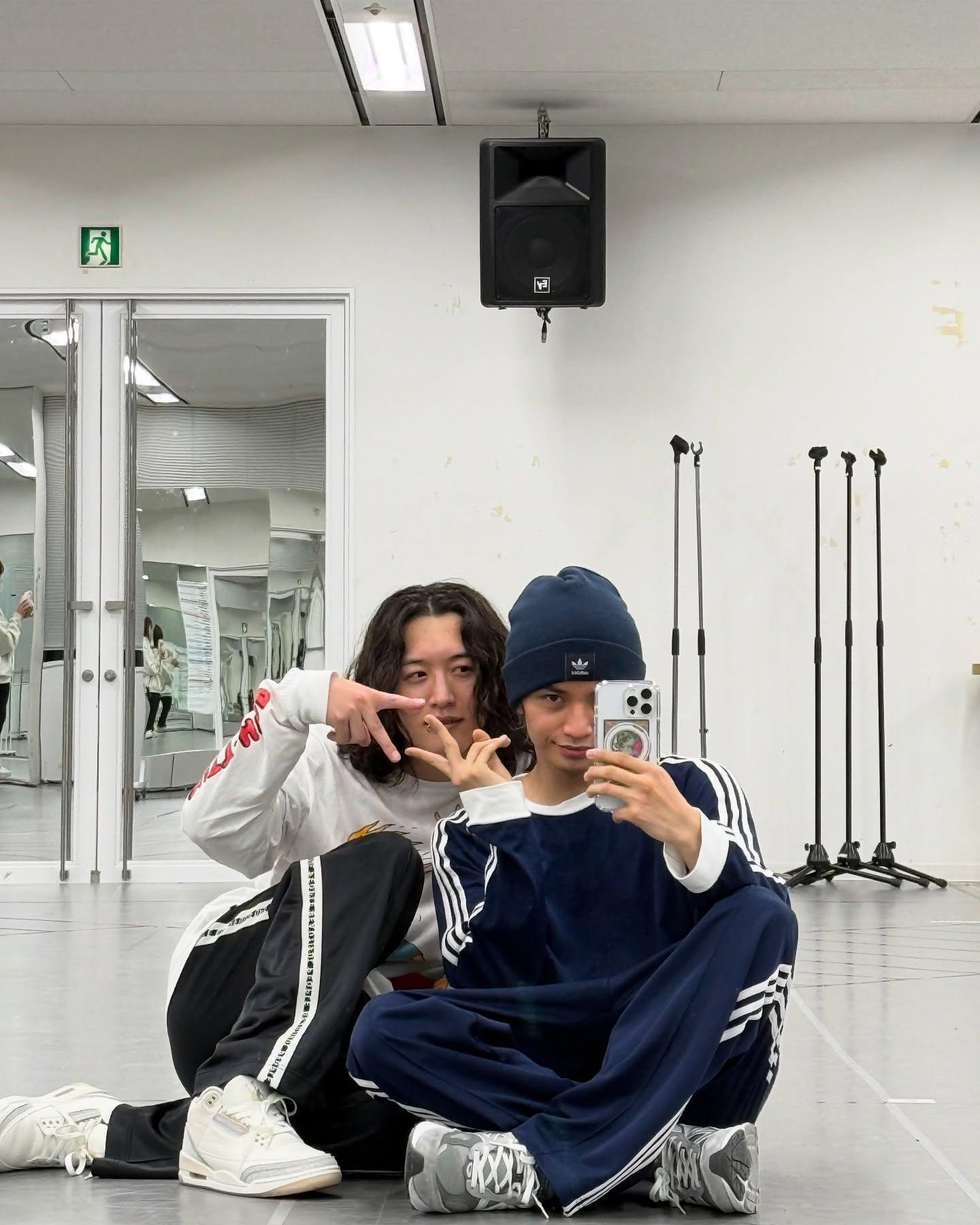 木谷竜也（左）稱自己也從中島健人身上學到現場表演的魅力。（圖／翻攝自中島健人IG）