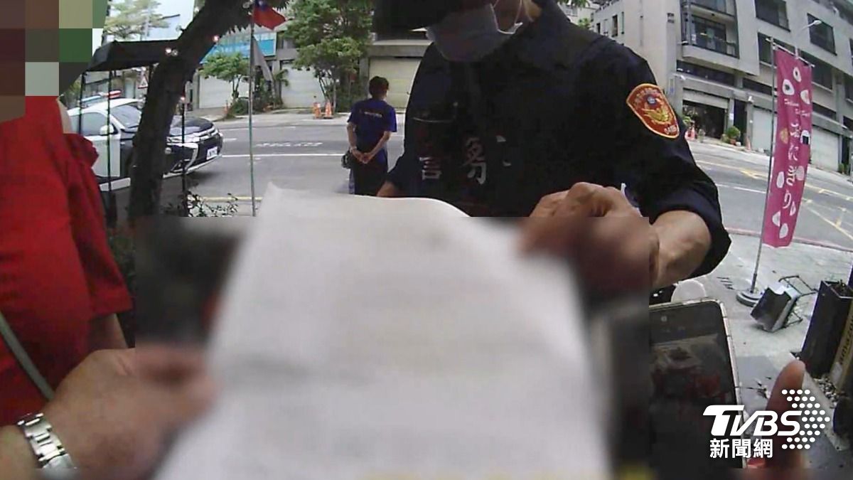 59歲邵姓女房東疑似眼紅生意太好，百般刁難逼退租。（圖／TVBS）