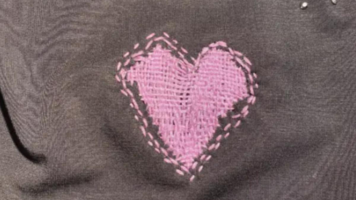 有網友建議衣服破洞後別丟,可以拿給裁縫修補。(圖/翻攝自BUZZFEED)