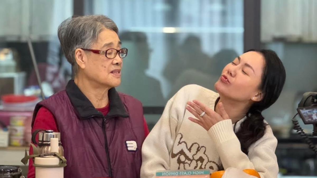 琳娜新歌攜姨母（左）入鏡拍MV。（圖／日天昊娛樂提供）