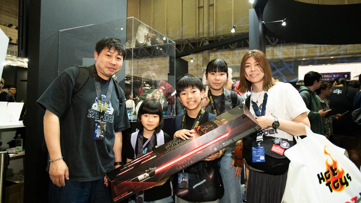 今年在東京舉辦的「星戰慶典」有許多粉絲攜家帶眷前來參與。（圖／盧卡斯影業提供）