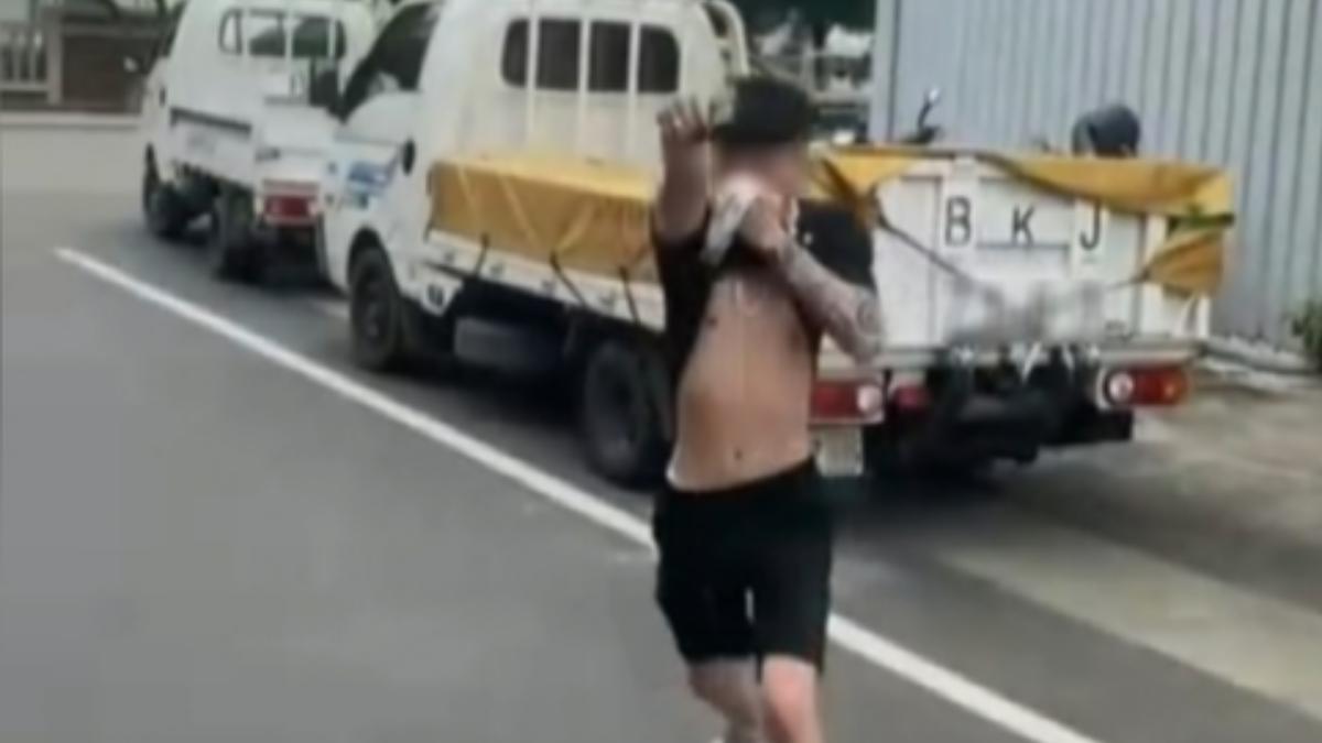 彰化和美討債糾紛,男子被噴辣椒水,還當街射擊BB彈。(圖/翻攝自彰化踢爆網)