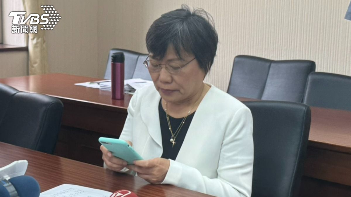 Taiwan officials clash over protest rules enforcement (TVBS News) Taiwan minister calls for peaceful protests amid tensions