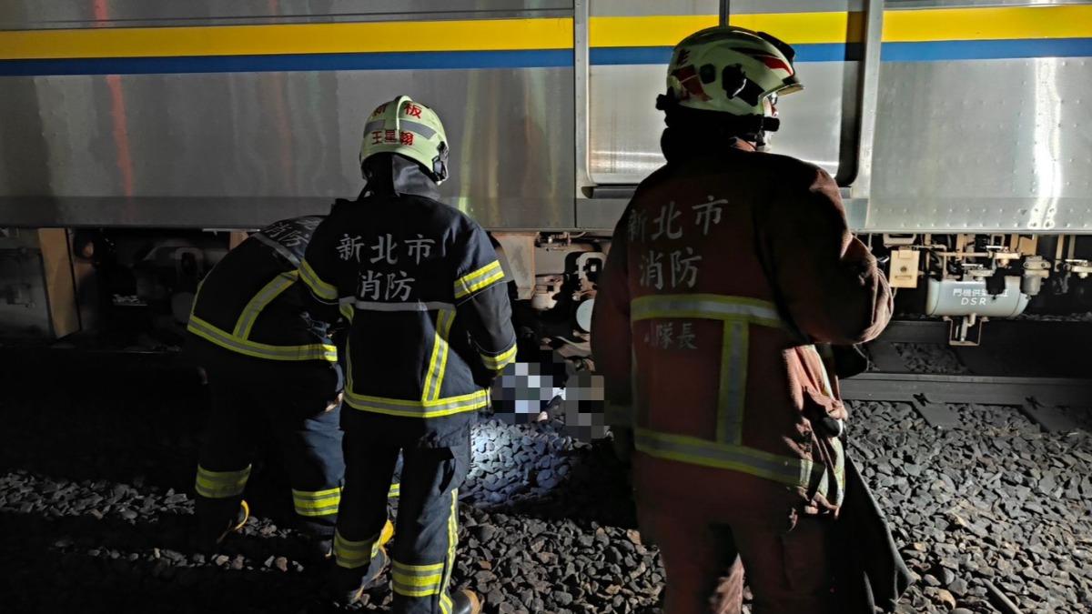 警消人員趕抵現場搶救。（圖／翻攝畫面）