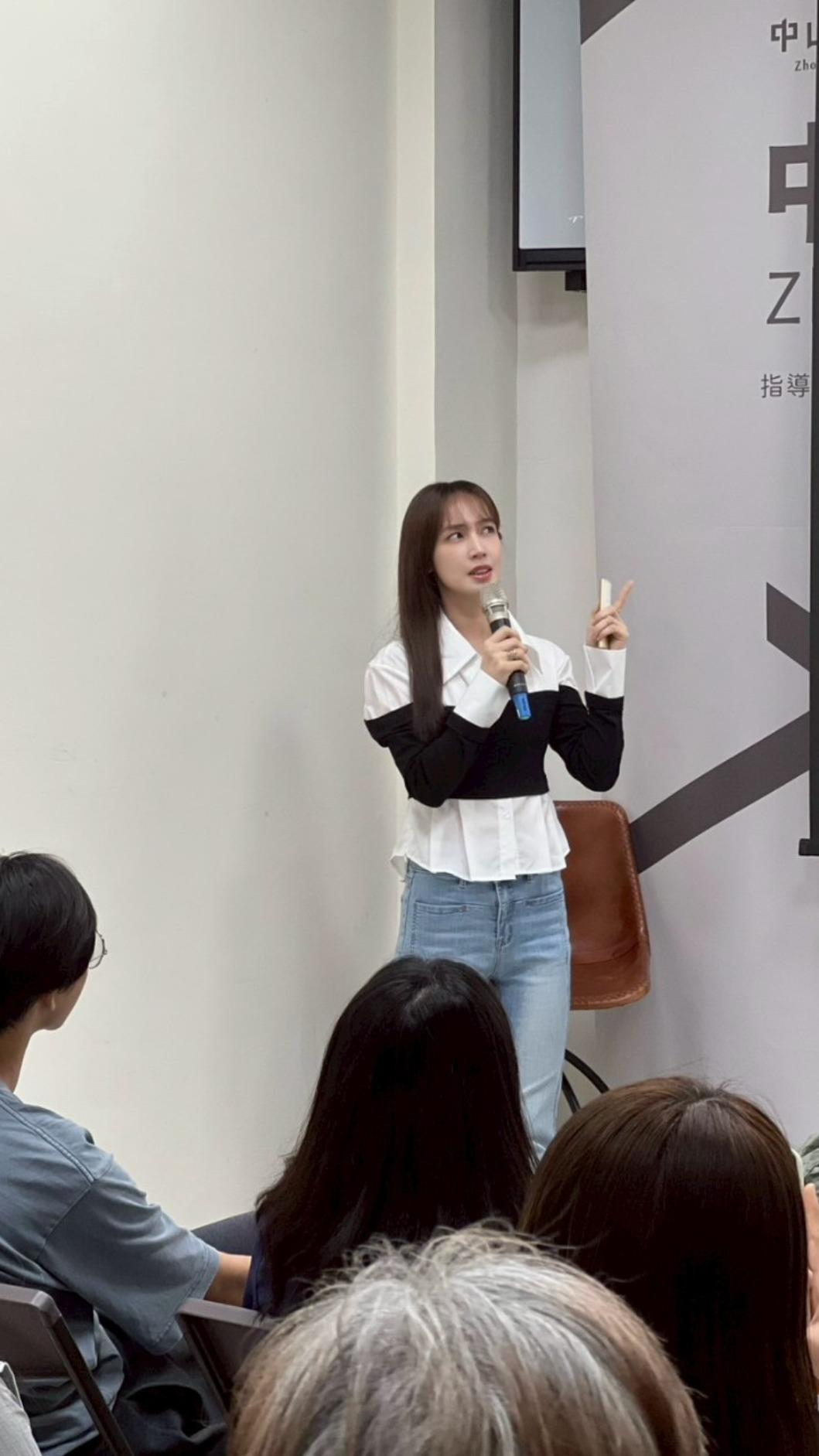 小薰分享過去演戲曾被導演丟檳榔的辛酸往事。（圖／中山73提供）