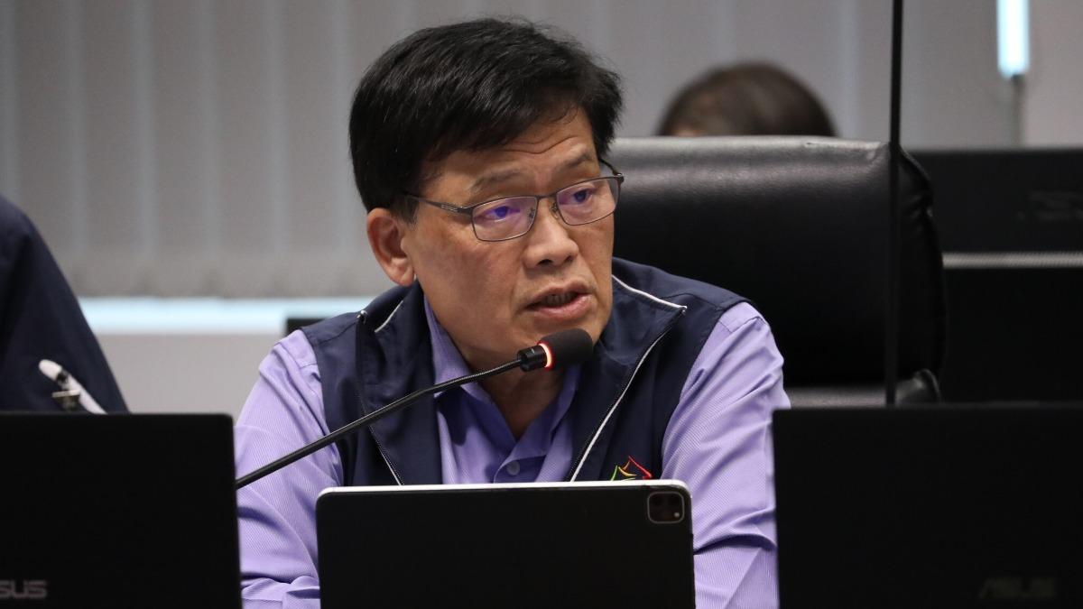  台中市衛生局長曾梓展說明，初步掌握35名市民與個案可能接觸。（圖／台中市政府提供）
