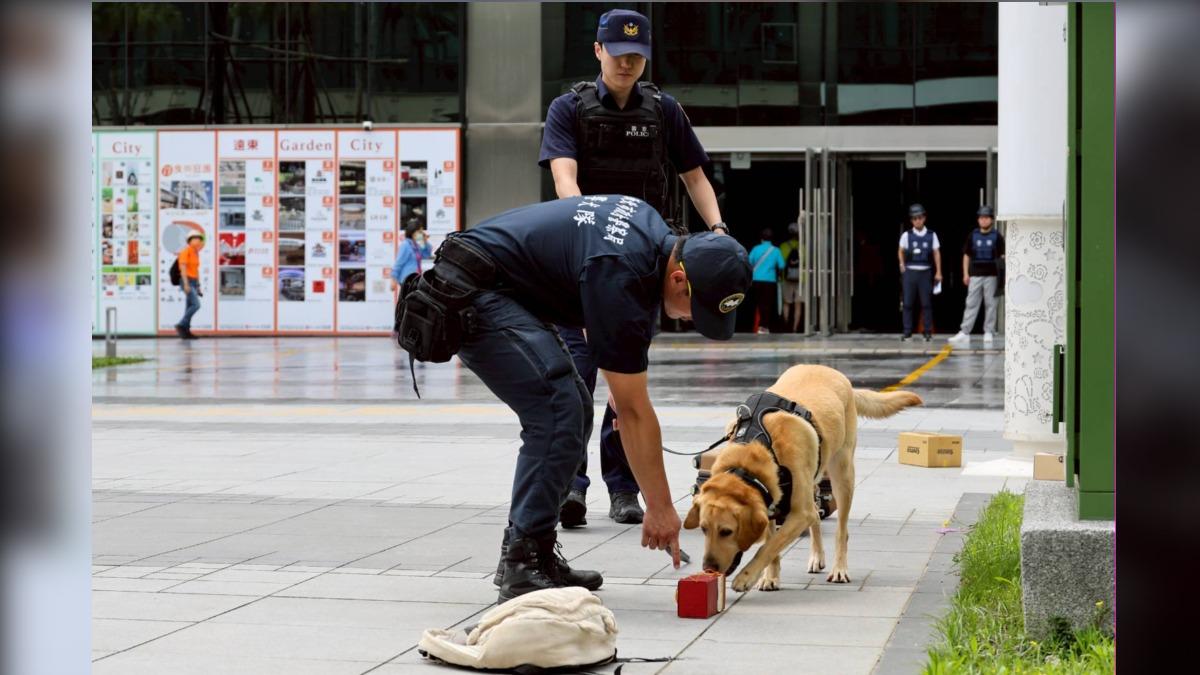 Robots and bomb dogs deployed in Taipei security exercise (Courtesy of Taipei & New Taipei City Gov’ Taiwan capital preps security for World Masters Games