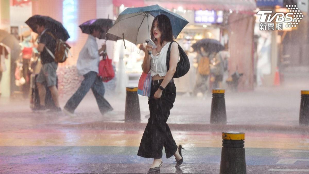 鋒面影響，各地變天轉雨。（圖／胡瑞麒攝）