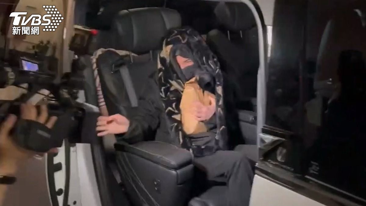 鍾文智的妹妹鍾文宜以5萬元交保。(圖/TVBS)