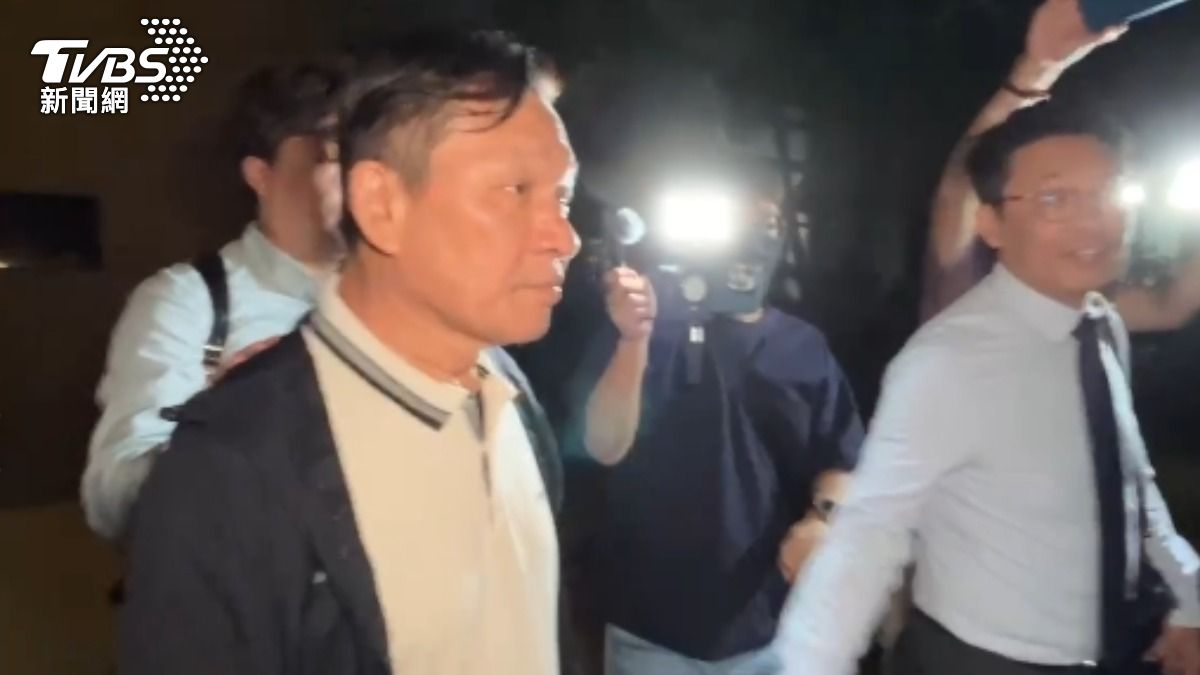 三地集團董事長鍾嘉村稱自己僅是前來配合調查。（圖／TVBS）