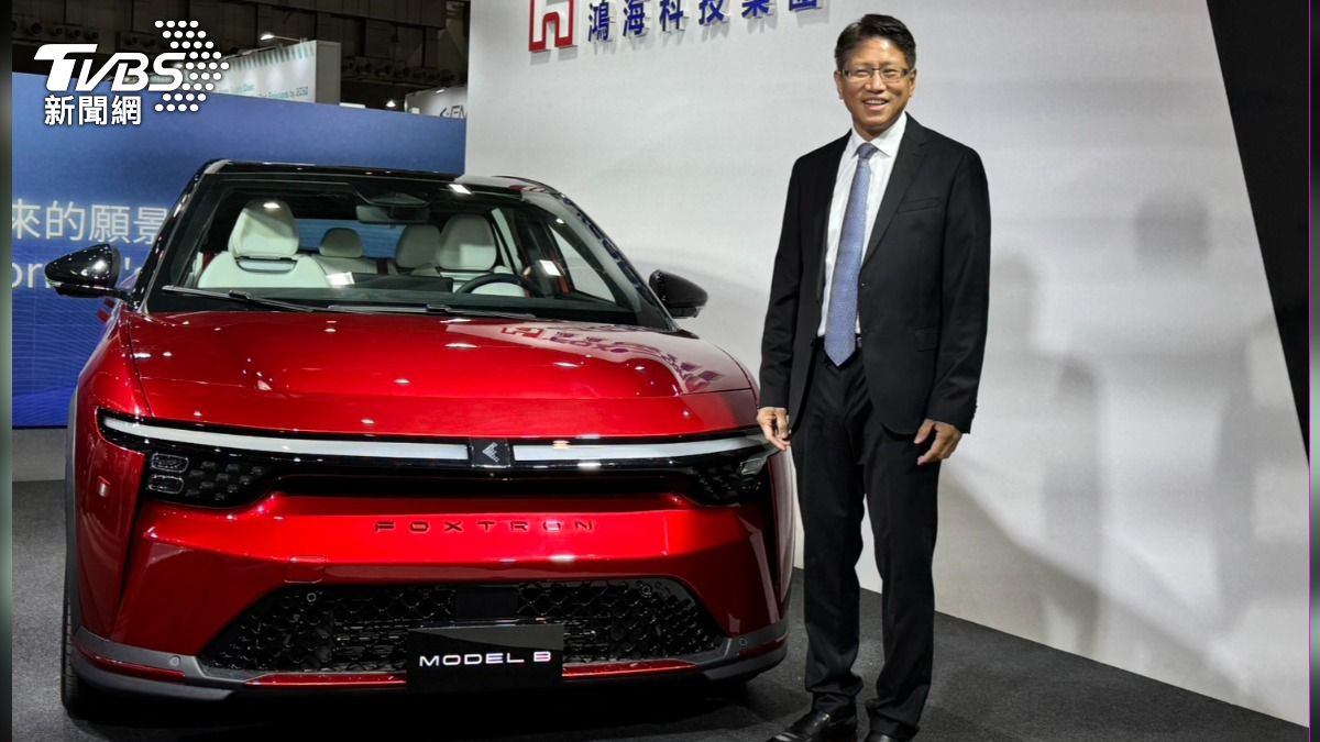 鴻海發言人巫俊毅表示，Model B跨界休旅車已經準備量產。（圖／謝佩穎攝）