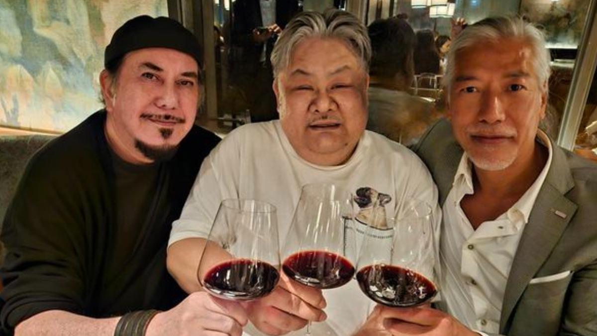 黃秋生(右)則曬出與林雪、張耀揚合影。（圖／翻攝自黃秋生臉書）