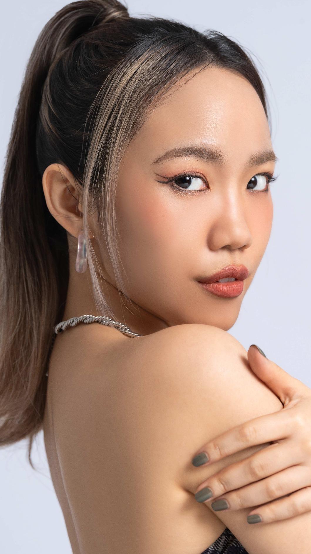 DENA。（圖／華納音樂提供）