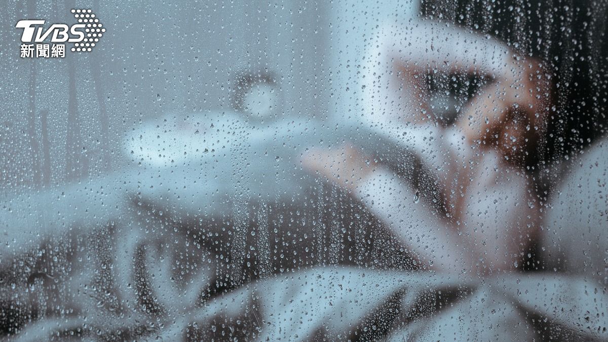 陰雨天就想睡非心理作用，是有醫學研究根據。（示意圖／shutterstock達志影像）