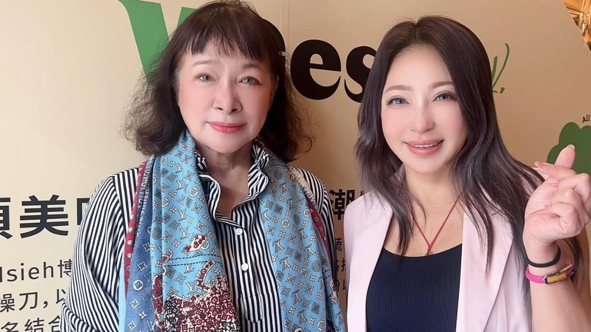 台灣小姐選拔大會主席潘逢卿(左)跟妞妞相見歡。（圖／酷思玩創意提供）