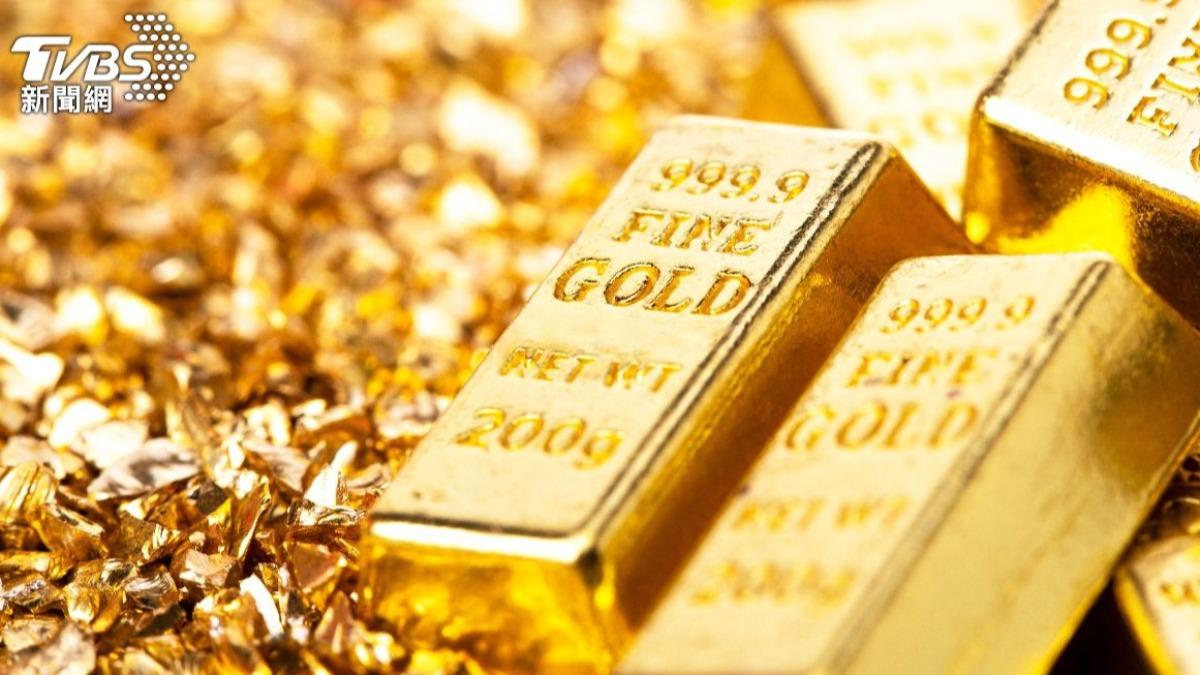 受到關稅戰影響，避險資金持續湧入黃金市場，現貨黃金（22）日創下新高，每盎司突破3,500美元（台幣約11.4萬）。（示意圖／達志影像shutterstock）