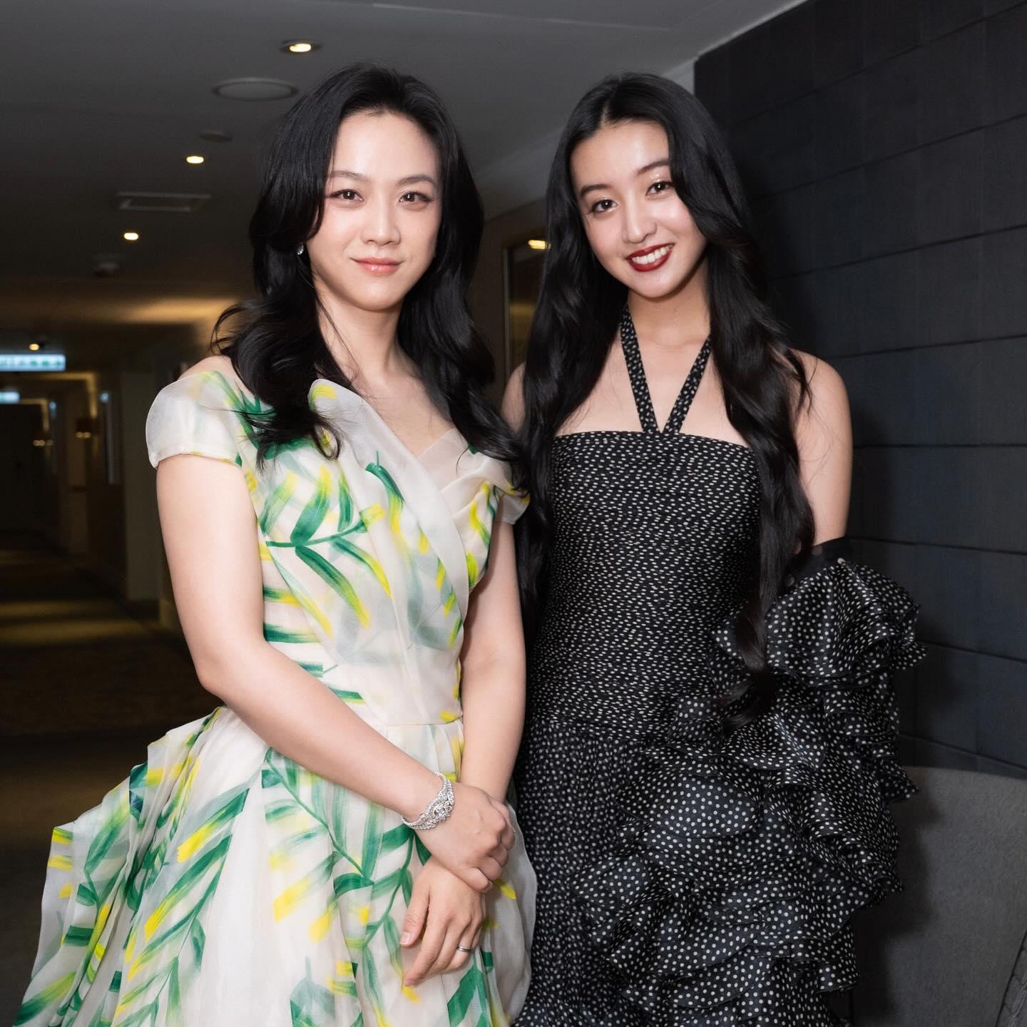 光希（右）日前出席亞洲電影大獎學院也拿獎，展現進軍國際的決心。（圖／翻攝自koki IG）