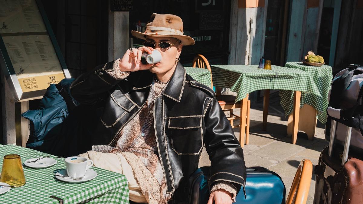 黃宣開心品嘗義大利美食以及咖啡。（圖／Crash Baggage提供）