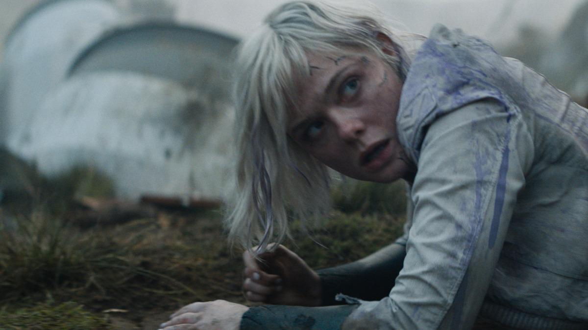 艾兒芬妮在《終極戰士：殺戮星球》獻出動作片初體驗。（圖／二十世紀影業提供）