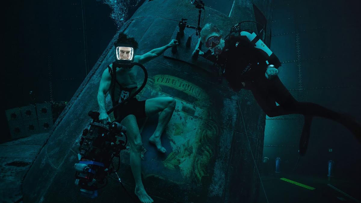 湯姆克魯斯在《不可能的任務：最終清算》挑戰超高難度特技。（圖／UIP提供）