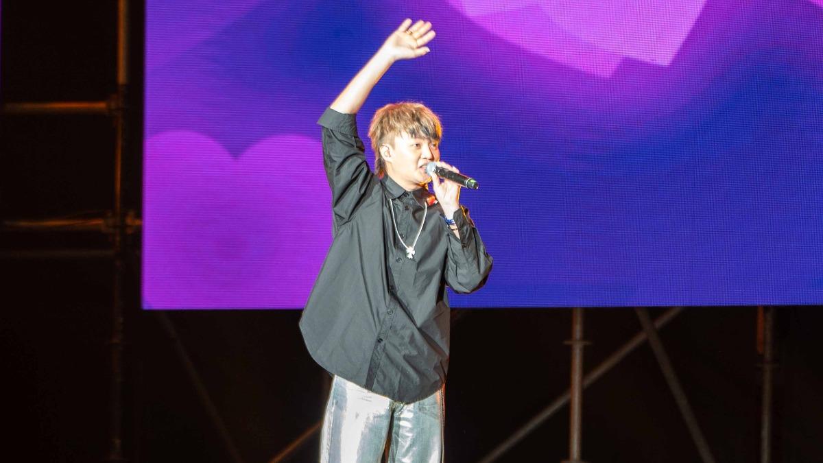 許富凱一登台就掀起全場尖叫聲。（圖／台東縣政府社會處提供）