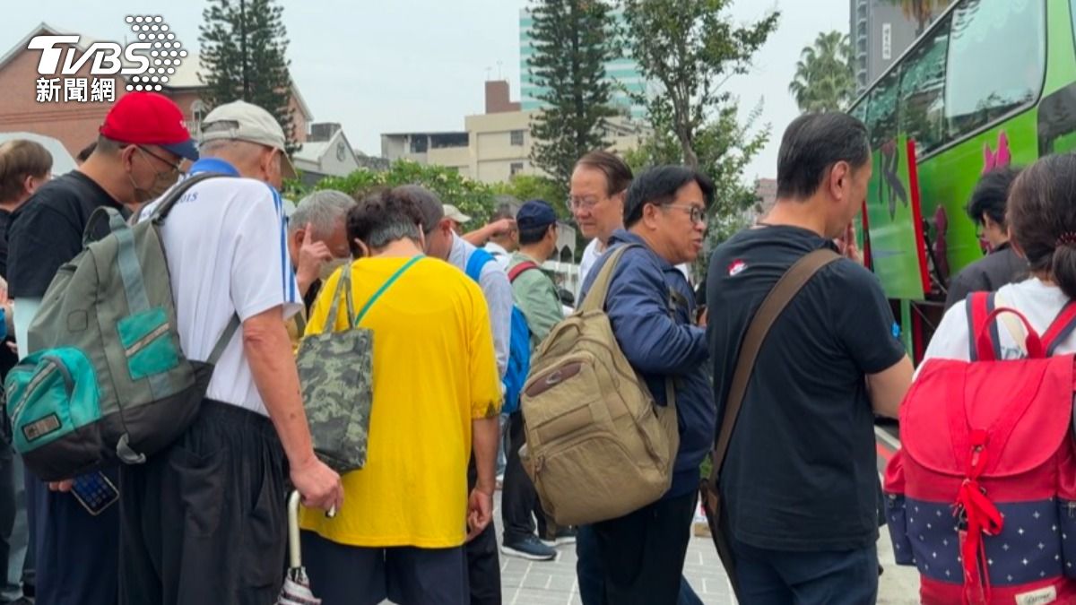 稍早有80位民眾聚集。（圖／陳祁攝）