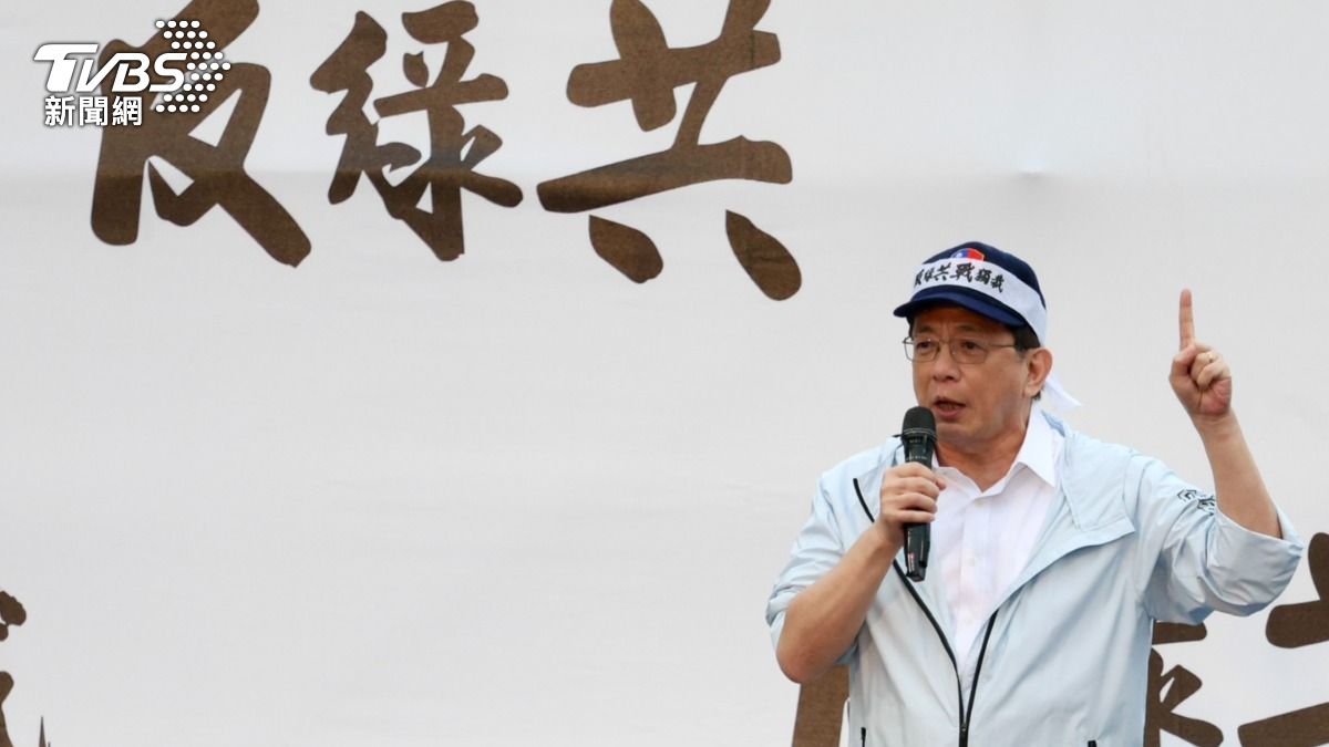 前台大校長管中閔上凱道宣講。(圖/華子琛攝)