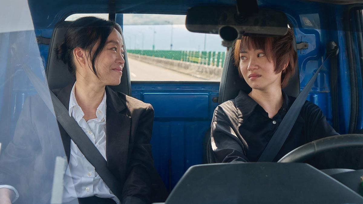 演員范瑞君（左）、陳又瑄最終貨車上情感戲令人動容。（圖／公視提供）