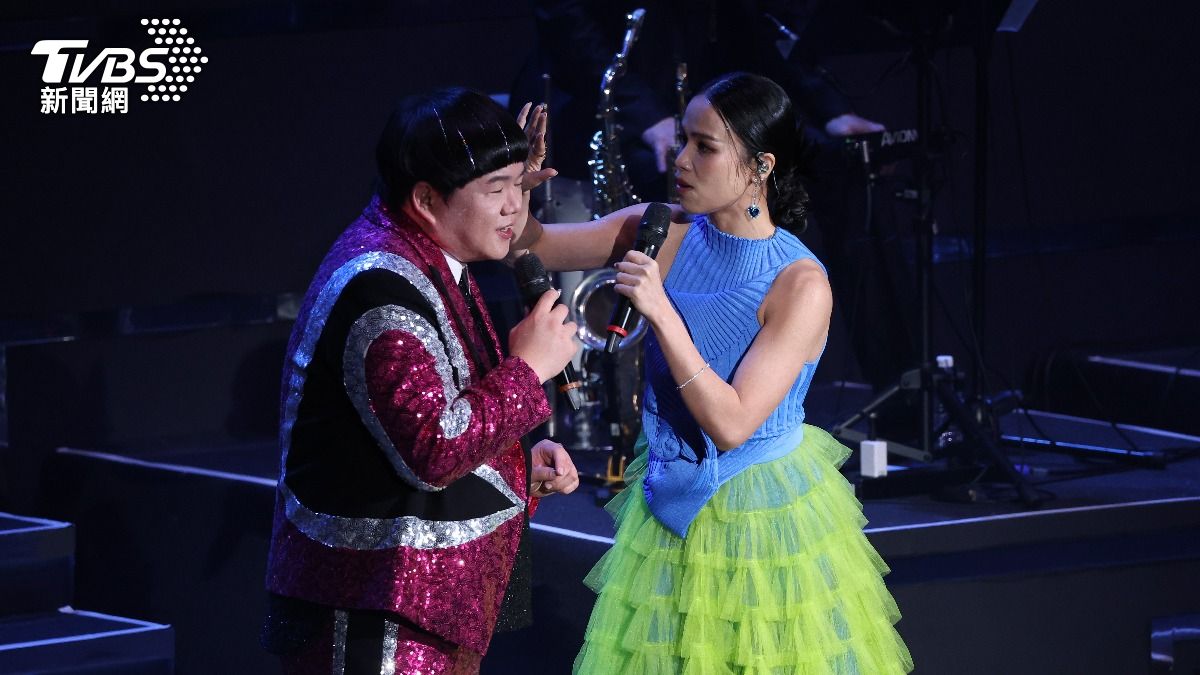 林芯儀（右）大讚造型師很厲害，林育羣熱舞過後瀏海都沒動。（圖／張哲鳴攝）