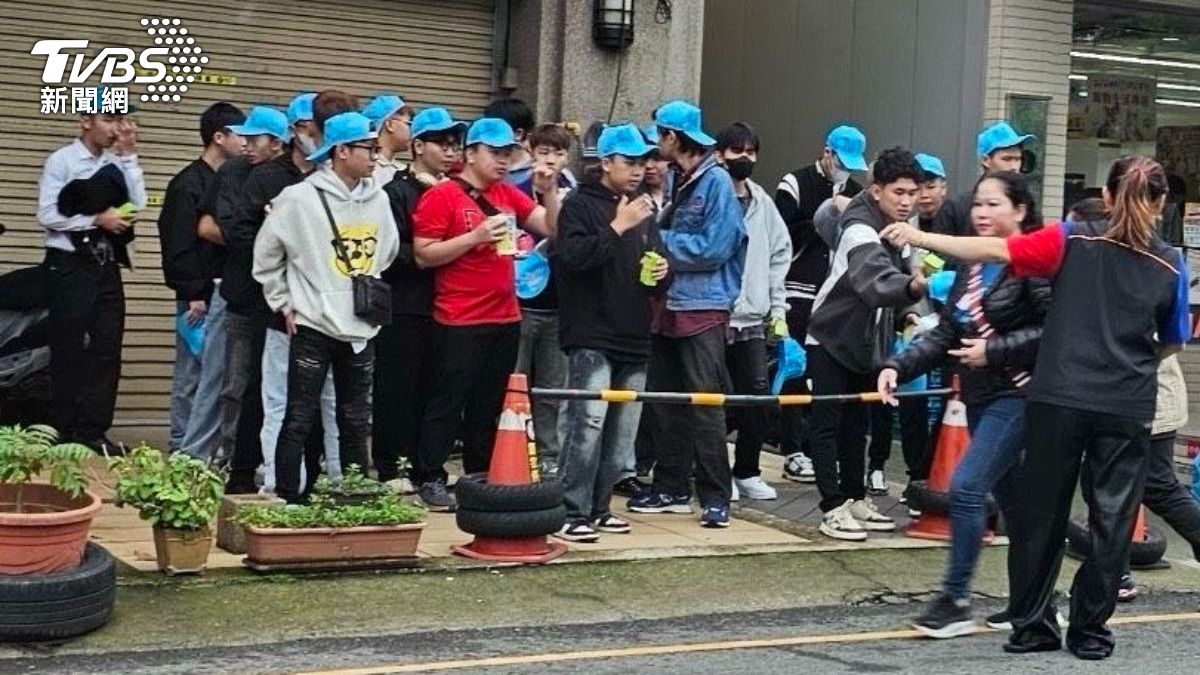 林志潔點出，鄭正鈐疑似動用外籍移工上凱道。（圖／翻攝自林志潔臉書）