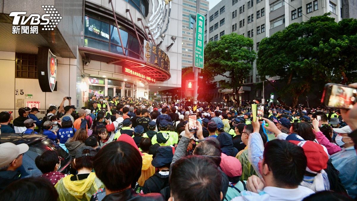 426凱道上湧入不少支持者。（圖／胡瑞麒攝）