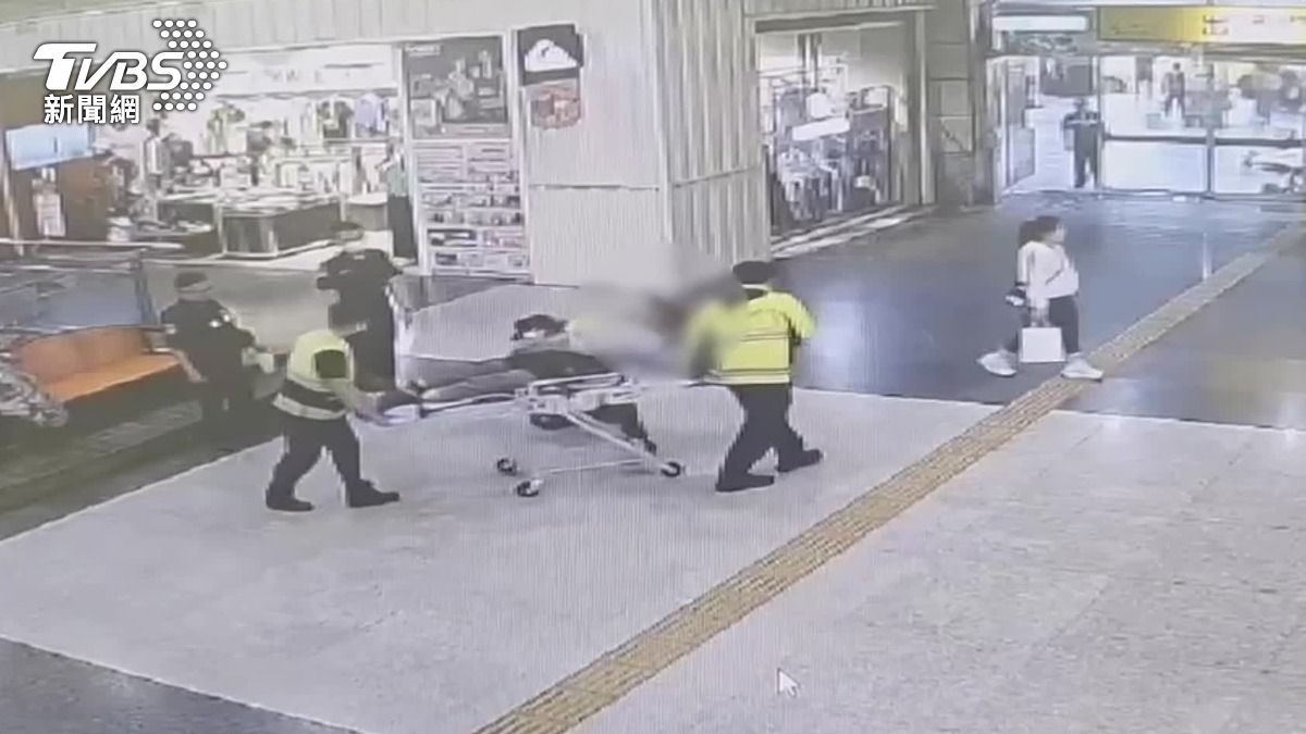 嫌跺腳好吵！板橋車站2男衝突　頭著地命危
