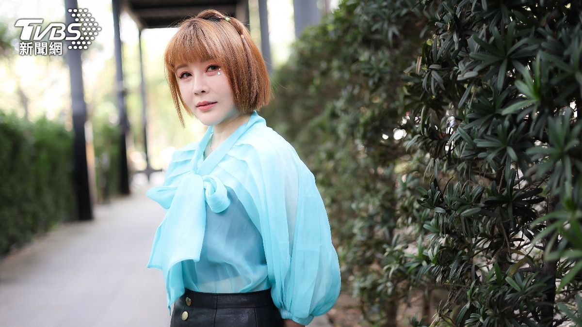 蕭玉芬推出新專輯《鴛鴦露水夢》。（圖／張哲鳴攝）