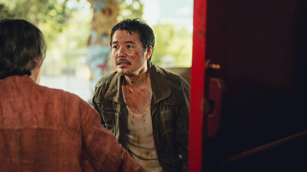 陳如山在《山忌 黃衣小飛俠》化身深山尋子的瘋狂父親。（圖／威視電影提供）