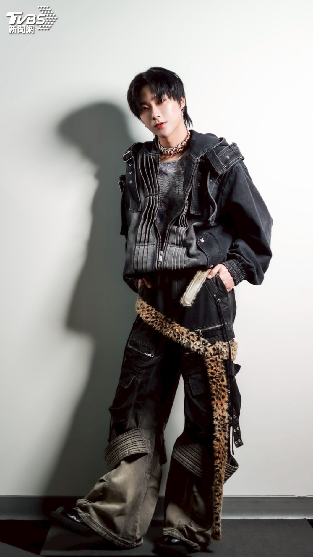 崇峻的阿公是五府千歲的乩童。（圖／趙世平攝）