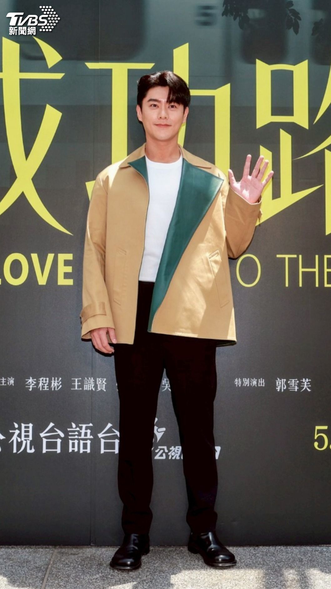 李程彬當郭雪芙的台語老師。（圖／趙世平攝）